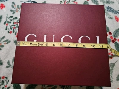 Gucci Caja Vacía Borgoña Mate Para Regalar o Almacenar Con Papel Pañuelo Foto 1 de 4