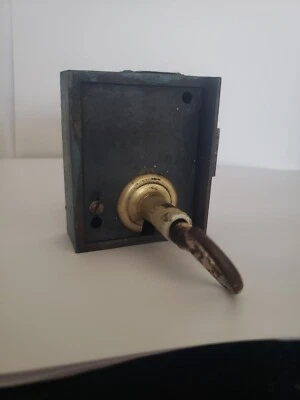 Serrure 1890-1920,  Laiton Et Acier - Photo 1/4