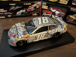 KYLE BUSCH 2020 SKITTLES ZOMBIE 1/24 ELITE RCAA Nascar daytona racing - Picture 1 of 3