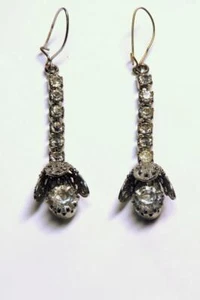 Vintage Rhinestone Dangle Pierced Earrings Prong Set Filigree Setting - Bild 1 von 3