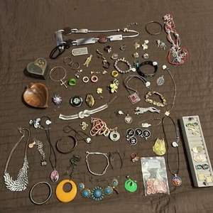 Vintage costume jewelry Rosary Cufflinks Trinket Holders Pins Large Lot - Picture 1 of 24