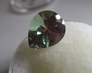 SALE! RARE 3.13 CTS 11 X 9 PEAR GREEN ANDESINE/LABRADORITE w/ RED FLASH - Picture 1 of 5