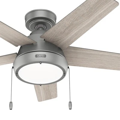 Ventilador de techo interior Hunter 44 pulgadas informal plateado mate con luz y cadena de tracción Foto 1 de 4