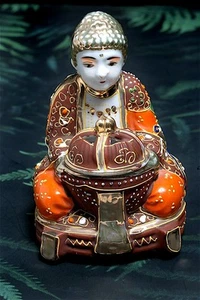 VINTAGE JAPANESE PORCELAIN SATSUMA BUDDHA INCENSE BURNER WITH LID 1930S / 40S - Picture 1 of 17