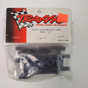 Brazos de suspensión trasera Traxxas (2) Traxxas parte #2555 piezas de auto radiocontrol NUEVO en paquete - Imagen 1 de 2