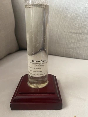 Admiral Fitzroy's Storm Glass Weather Predictor Barometer 7" Cherry Wood Base  Foto 1 de 4