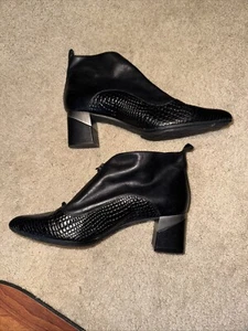 Hispanitas Size 42 Black Ankle Bootie Leather Made in Spain Embossed Leather - Picture 1 of 11