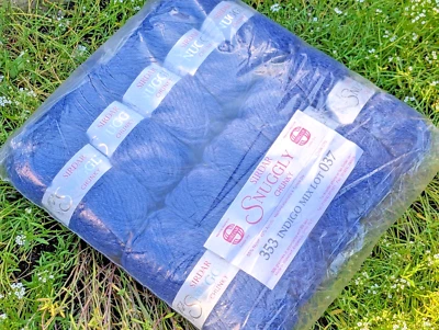 SELLADO Sirdar 10 madejas índigo cómodas lavables a máquina en secadora! Descatalogado Foto 1 de 4