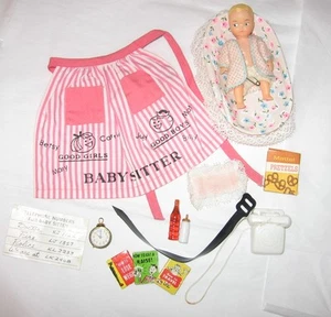Delantal vintage Barbie # 953 Barbie bebé sentado caja pretzel teléfono bebé NC EXC a casi nuevo - Imagen 1 de 6