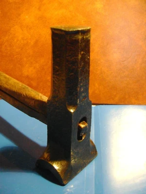 ANCIEN, GROS Marteau  (étampe) FORGERON  8,5x 4,5  ,1,700 kg Long 42 cm - Photo 1/4
