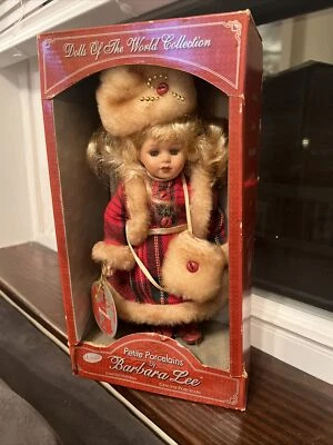 Muñecas del Mundo Colección Pequeñas Porcelanas de Barbara Lee (2001) Foto 1 de 3