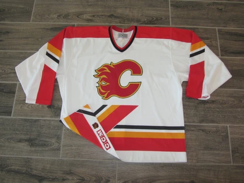 Calgary Flames NHL Hockey Jersey Authentic Sewn 52 Maska Center Ice Fight Straps Cover