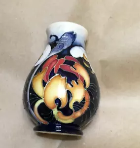 Moorcroft Vase honey bee 4" tall Bumble Bee england TRIAL Rare 2012 art - Picture 1 of 5