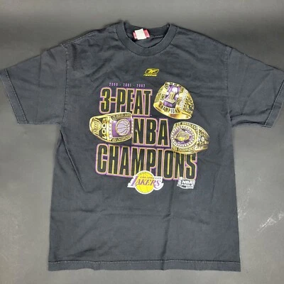 Camiseta masculina vintage Los Angeles Lakers 3-PEAT 2002 Champions média EUA #2 - Imagem 1 de 4