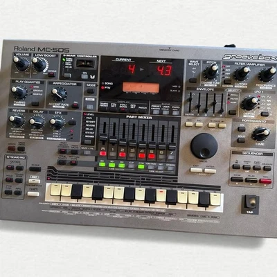 Roland MC-505 Groovebox Sampling Tabletop MIDI Digital Multi Effect Silver - Image 1 of 4