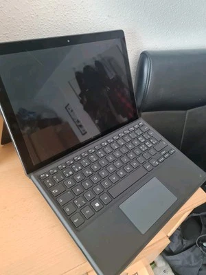 Dell Latitude 5285 2-in-1 Convertible i5-7300U 8 GB RAM  256 GB SSD 12,3 "LTE - Bild 1 von 4