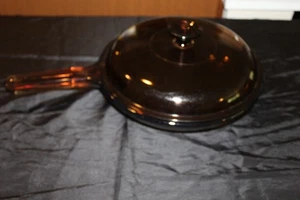 Vintage Vision Corning France Amber “10 Frying Pan Skillet & Lid - Picture 1 of 10