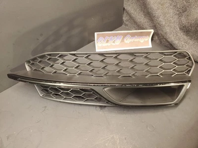 Parrilla de inserción de parachoques delantero derecho Audi S3 8V3807682LBMT 8V3807682L Foto 1 de 4
