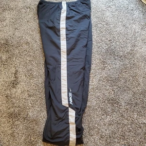 Nike gefütterte Trainingshose Herren XL grau Windbreaker sportlich Nylon Retro Logo - Bild 1 von 13