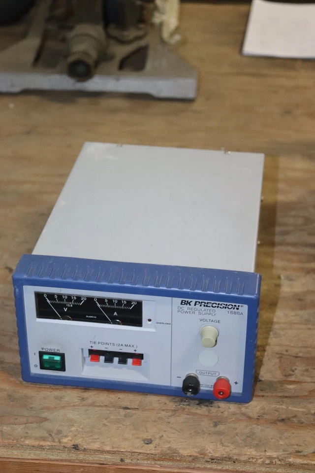 Fonte de alimentação CC BK Precision modelo 1686A 12A 3-14V - Imagem 1 de 1