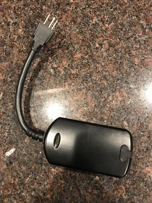 Módulo de luz y electrodoméstico enchufe inteligente para exteriores Honeywell ZW4201 Z-Wave clima húmedo Foto 1 de 2