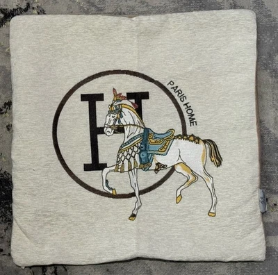 croker horse pillow cases - Image 1 of 4