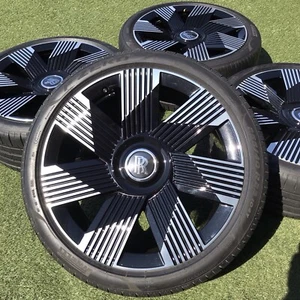23 SPECTRE ROLLS ROYCE 2024 RIMS TIRES OEM GENUINE SET 4 STOCK 5A2A592 WHEELS - Picture 1 of 16
