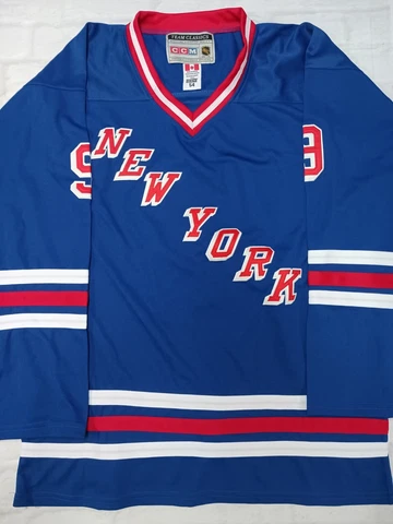 CCM NHL New York Rangers Jersey 9 Hull in Blue Size 54 Cover