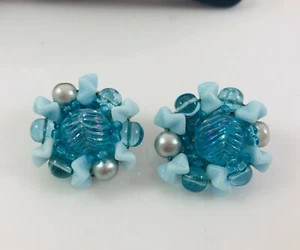 Vintage Germany Glas Ohrringe irisierend geformt blaue Perle Perle opak Blumen - Bild 1 von 3