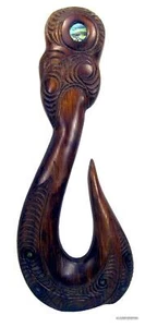 Maori Hei Matau Fish Hook Carved Wood Paua Shell Eyes Wall Hanging 35 cm - Bild 1 von 10