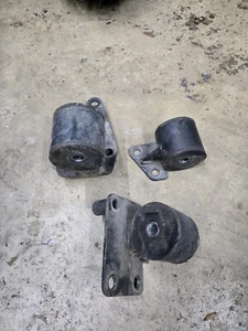 Engine Mount Kit 88-91 Honda Civic/ CRX Factory B-Series w/ Cable Trans Poly - Picture 1 of 8