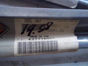 INTERNATIONAL DOOR SEAL P/N 437776001 - Picture 1 of 2