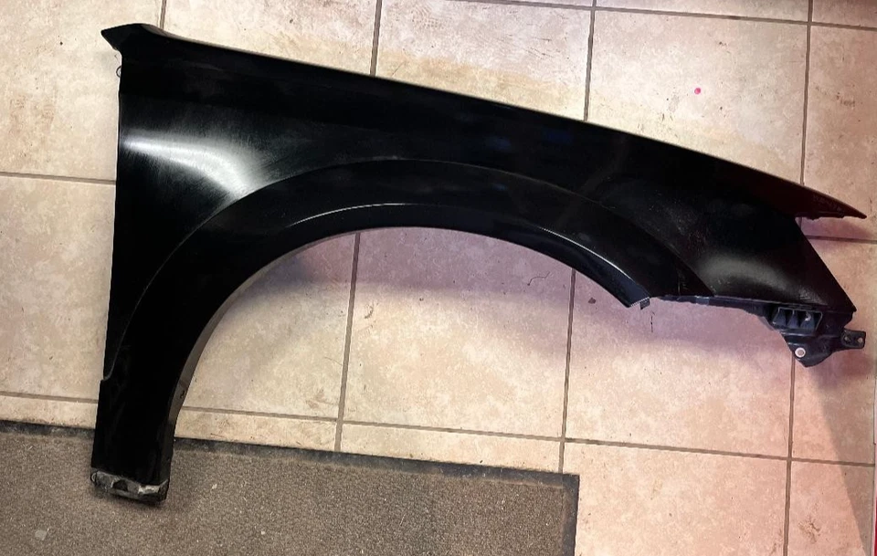 Guardabarros derecho Subaru Outback 2005 2006 2007 3,0 pasajero Foto 1 de 4