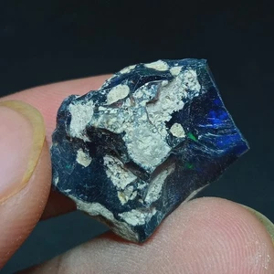 Ópalo negro ahumado etíope áspero 14,60 quilates 21x16x11 mm piedra preciosa fuego juego negro - Imagen 1 de 5