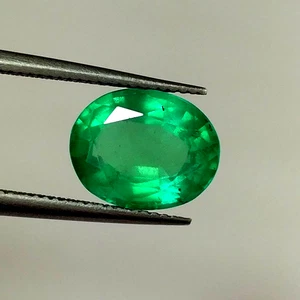 2.57ct Natural Emerald oval nice green top luster eyeclean untreated gemstone - Picture 1 of 5
