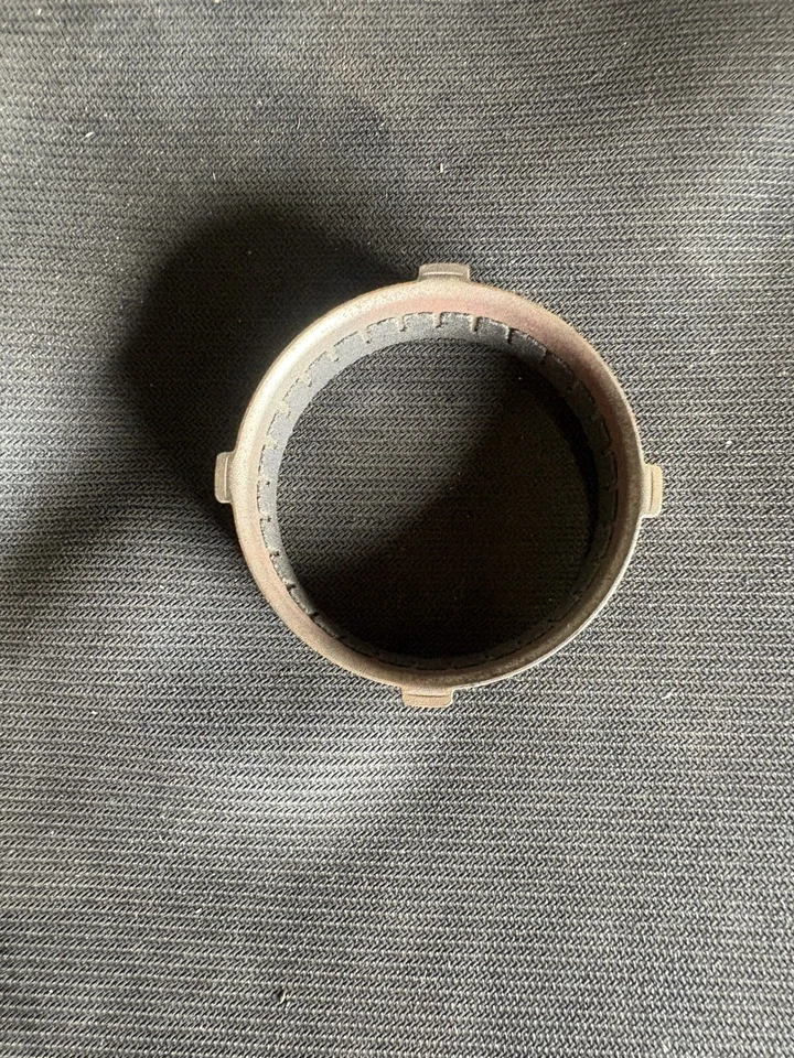 Anillo sincronizado 1386-525-009 tercera marcha para transmisiones T-56 Foto 1 de 1