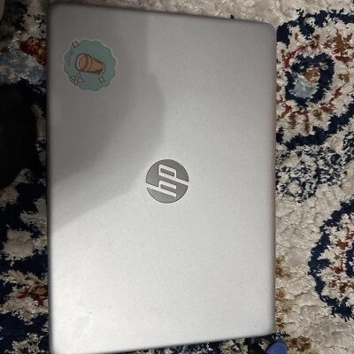 Portátil HP 14-cm0012nr 14" (32 GB, AMD E2 9000e, 1,50 GHz, 4 GB) - plateado natural Foto 1 de 2