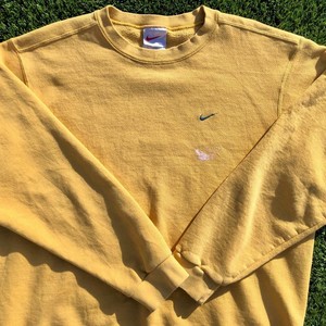 yellow vintage nike sweatshirt