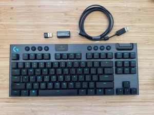 Logitech G915 TKL Wireless Lightspeed RGB G-Sync Mechanical Gaming Keyboard - Zdjęcie 1 z 9