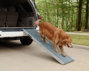 Petsafe Happy Ride Deluxe Aluminium Telescopic Pet Car SUV Ramp Suits older Dogs - Picture 1 of 7