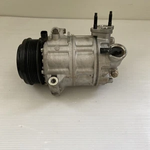 2018 - 2021 Jeep Wrangler 2.0L AC Compressor Oem 68245083AA - Picture 1 of 6