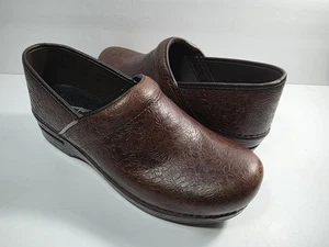 Dansko Pro XP Tooled Leather Brown Clogs Slip Resistant Womens - Size EU 41 - Picture 1 of 9