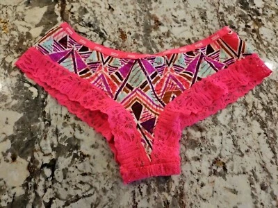 Panty Victoria's Secret ROSA Geométrico Malla y Encaje Cheekster Foto 1 de 3