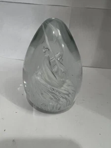 large Art Glass Egg Paperweight with jellyfish effect inside Clear And White - Picture 1 of 16