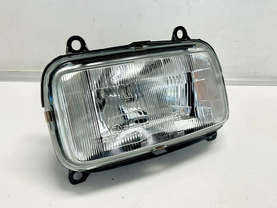 Brand New Genuine Ducati Paso 907ie 906 Complete Headlight Assembly 037032210 - Image 1 of 4