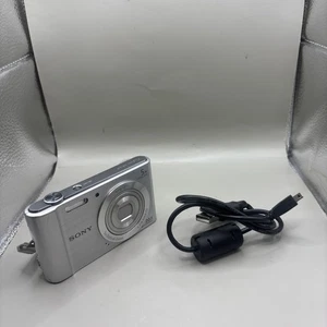 Sony Cyber-shot DSC-W800 20.1MP Digital Camera Silver with charger - Picture 1 of 11