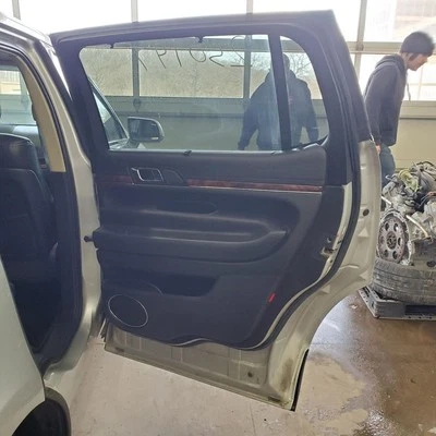 MKT       2013 Door Trim Panel Rear 1080753 - Изображение 1 из 4