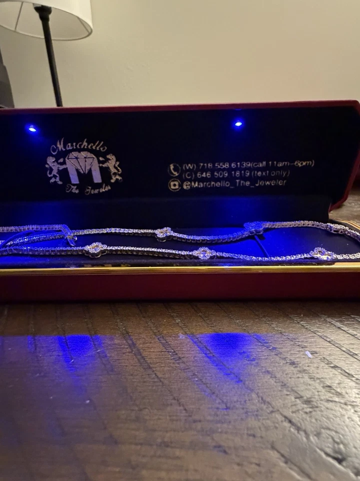 Cadena de tenis de diamantes personalizada de oro amarillo de 10 quilates de Marchello The Jeweler Foto 1 de 4