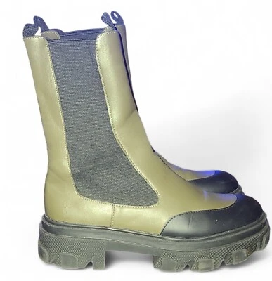 Botines Forever 21 de cuero con tacón ancho verde oliva/negro talla 8 Foto 1 de 4