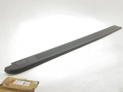 Cubierta protectora de riel lateral para cama de camión Dorman 926-940 - plataforma de 6,5' - derecha Foto 1 de 4